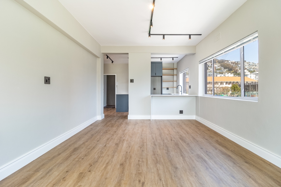 To Let 2 Bedroom Property for Rent in Sea Point Western Cape